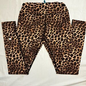 Vie Active Rockwell Elite Leggings in Leopard Print Size S